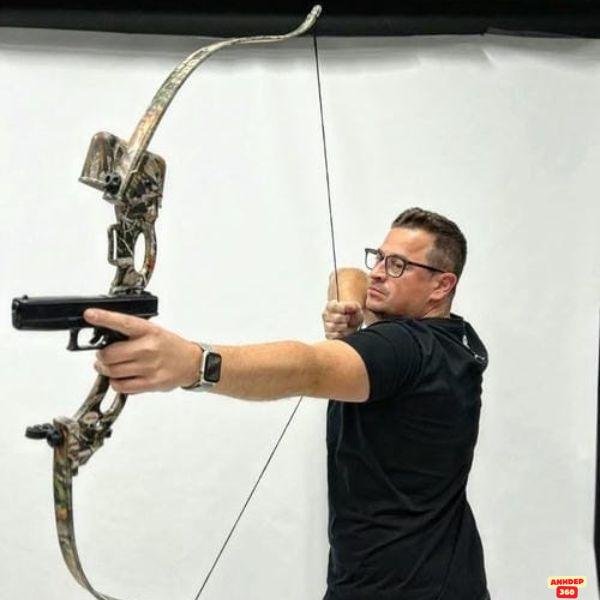 meme cầm súng cười