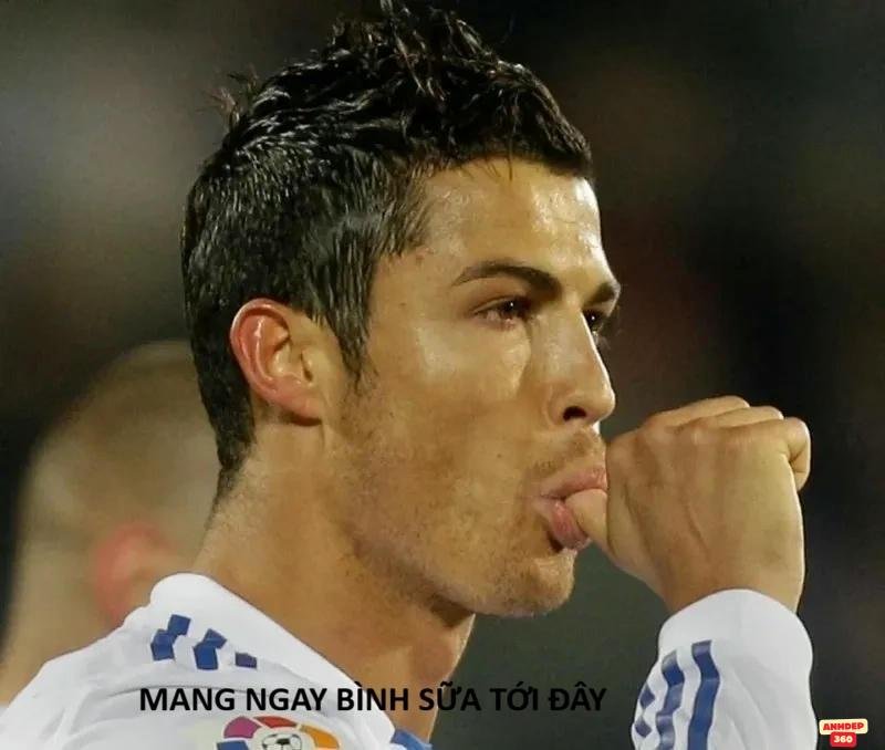meme ronaldo cười bể bụng