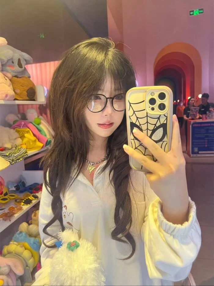 ảnh gái xinh 2k5 chụp trước gương