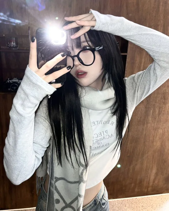 Ảnh gái xinh đeo kính đẹp