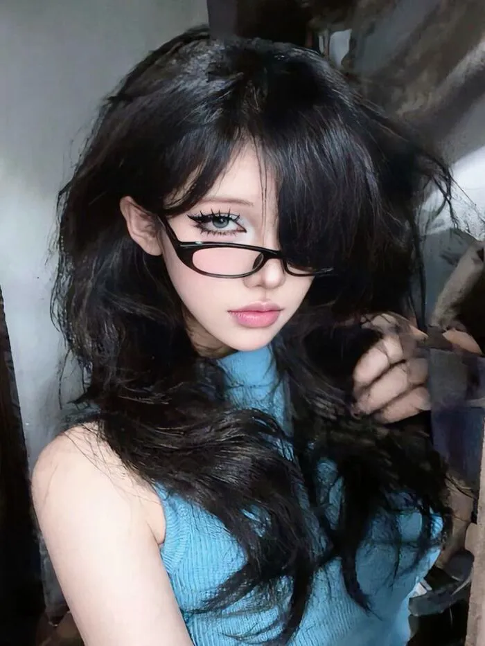 Ảnh gái xinh đeo kính slay full hd