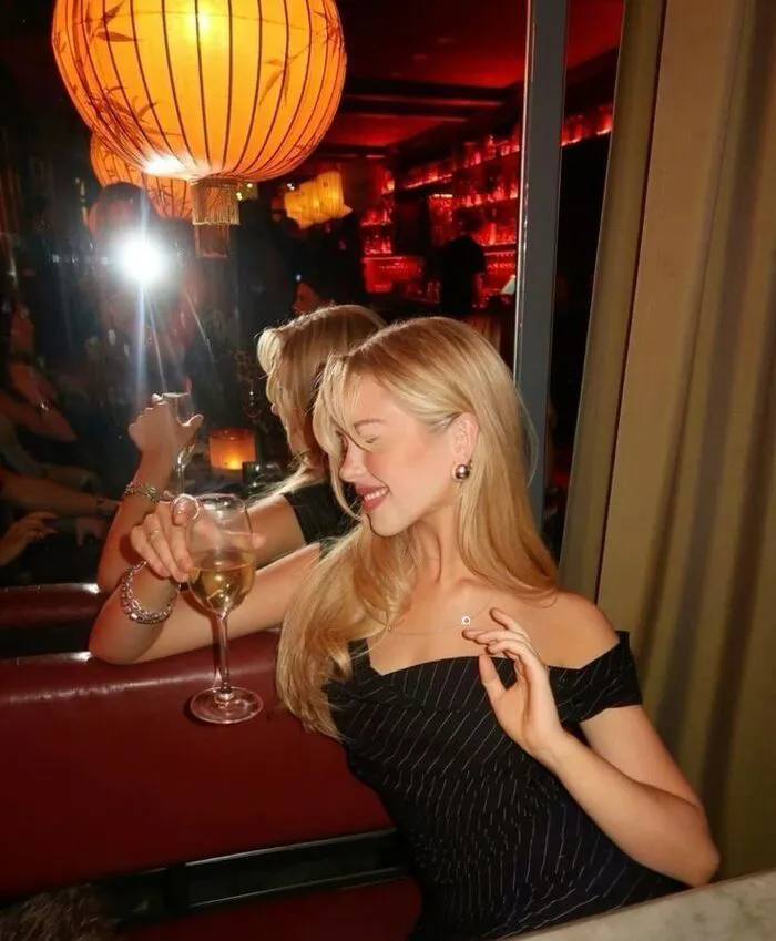 ảnh gái xinh đi bar đẹp thần thái cuốn ảnh gái xinh đi bar đẹp thần thái cuốn