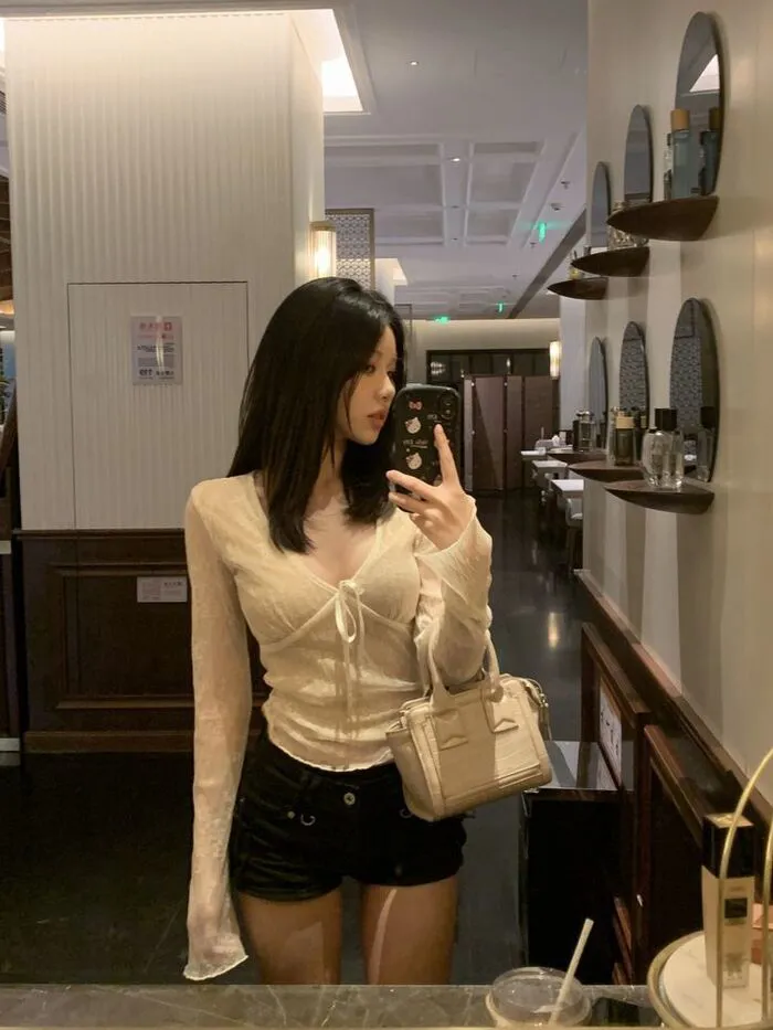 ảnh gái xinh mặc quần ngắn sang
