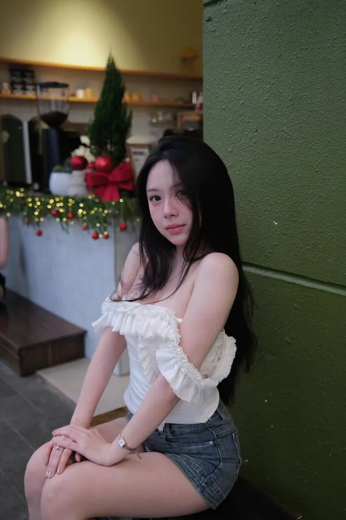 ảnh gái xinh mặc quần ngắn