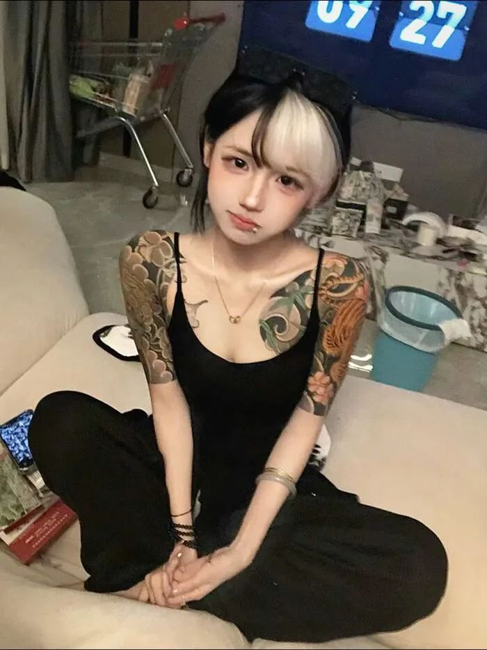 ảnh gái xinh xăm mình đẹp cool ngầu ảnh gái xinh xăm mình đẹp cool ngầu