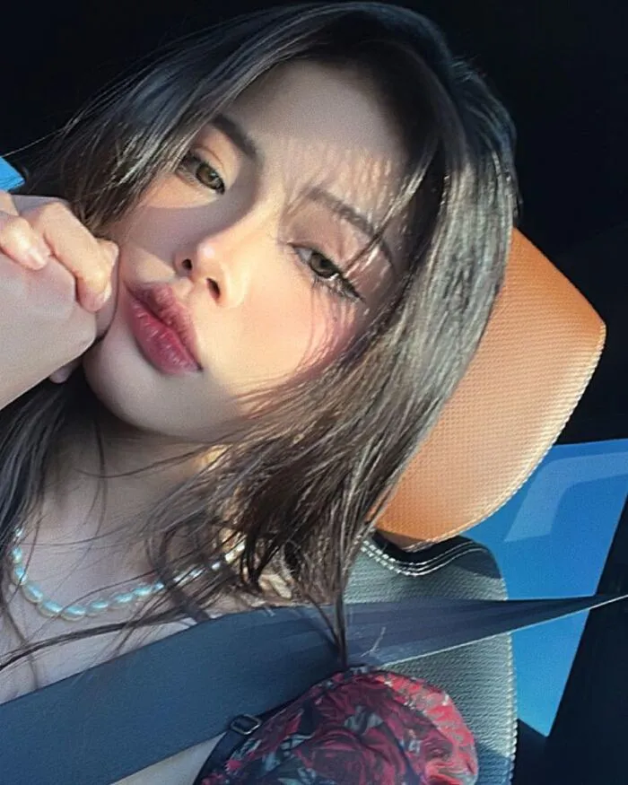 ảnh Hương Tịt đẹp phong thái tự tin ảnh Hương Tịt đẹp phong thái tự tin
