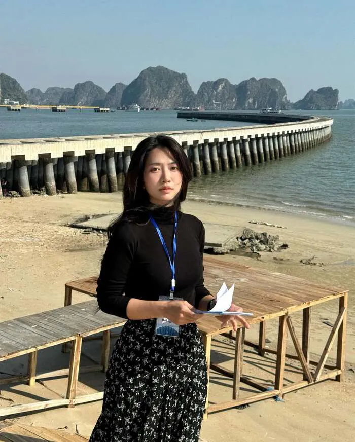 ảnh Lê Bống đẹp phong thái tự tin