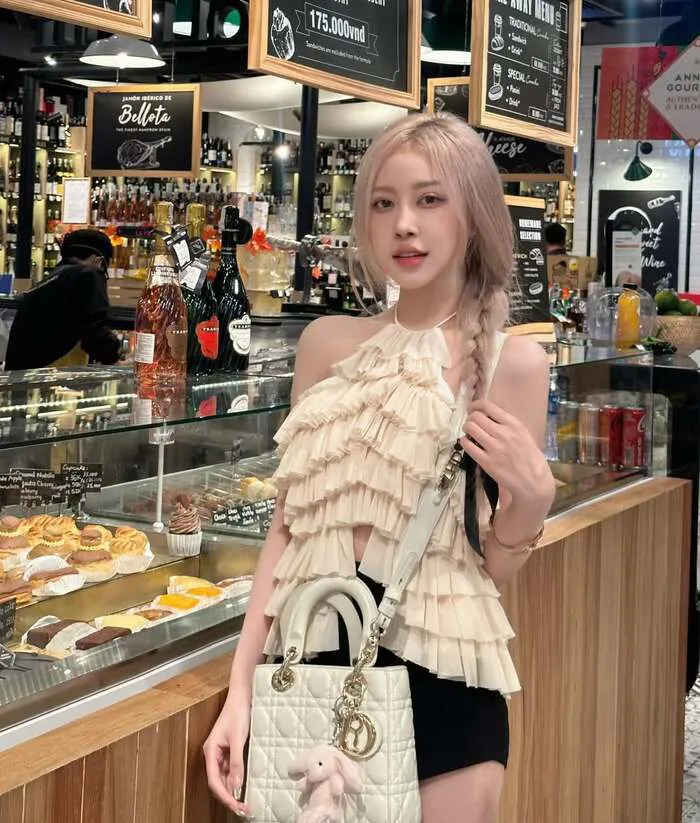 ảnh Lê Huyền Diệu đẹp thanh lịch