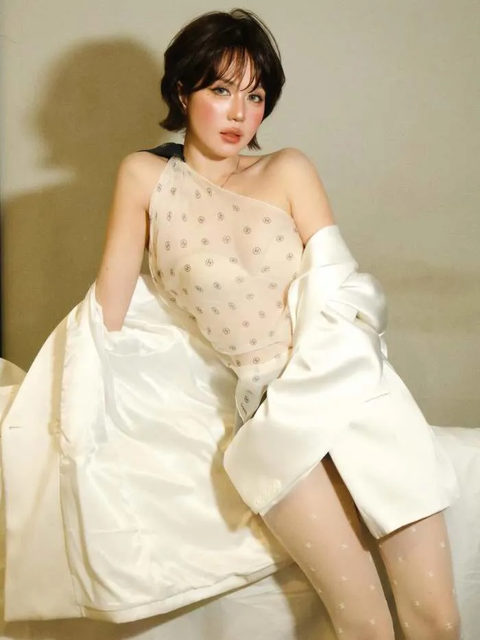 Ảnh Ngọc Trinh trắng hot Ảnh Ngọc Trinh trắng hot