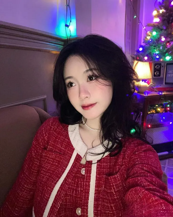 gái xinh 2k dịu dàng