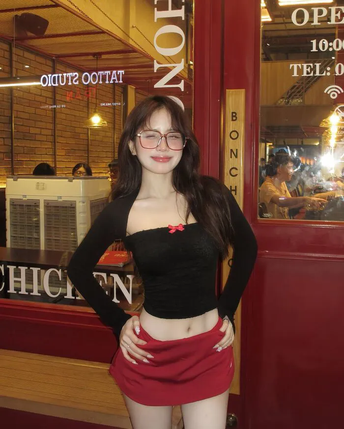 gái xinh 2k3 gương mặt đáng yêu