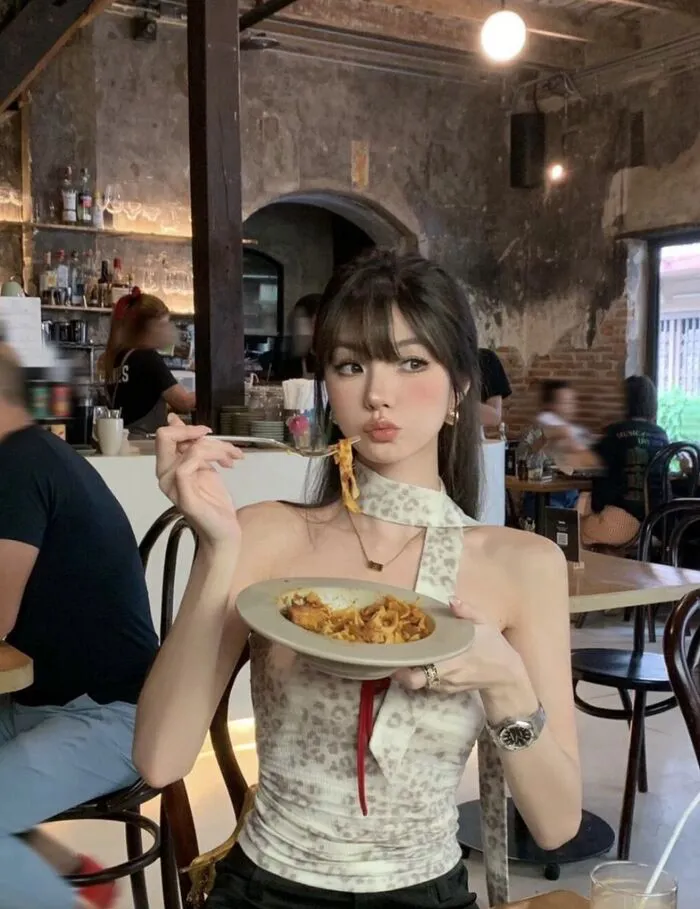 gái xinh 2k3 nhìn cuốn hút