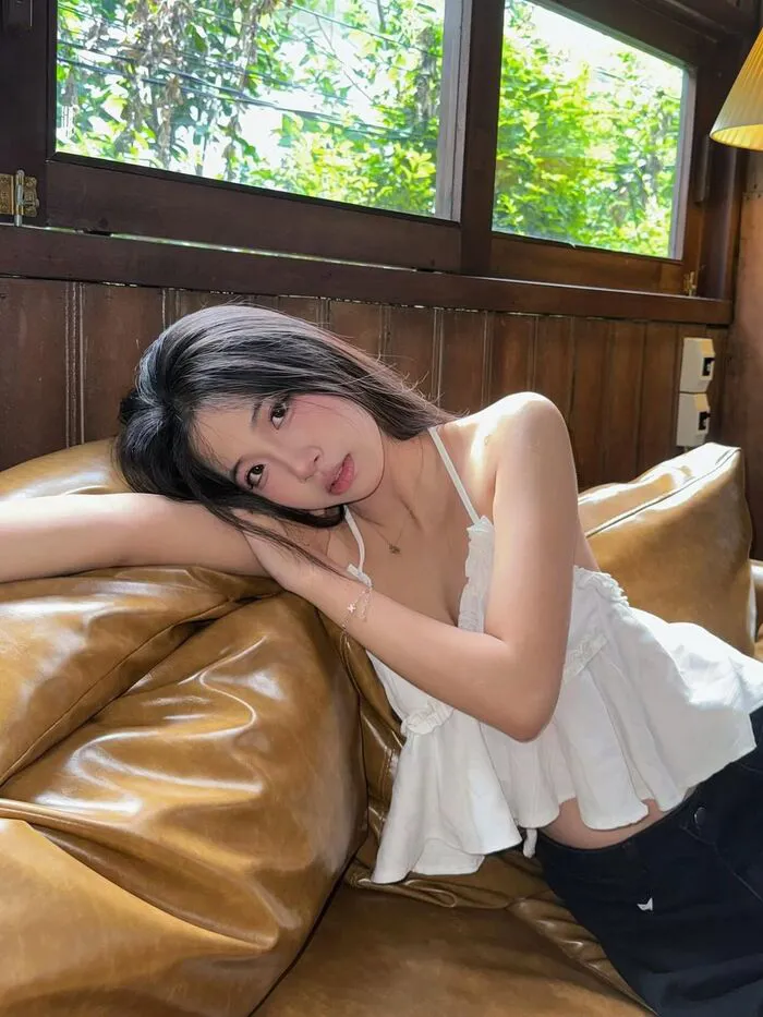 gái xinh 2k3 style nhẹ nhàng