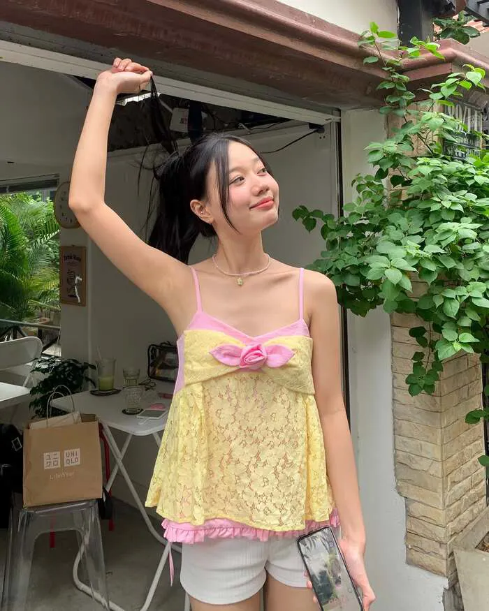 gái xinh 2k4 mặc váy xinh