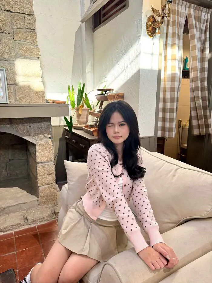 gái xinh 2k4 phong cách nhẹ nhàng