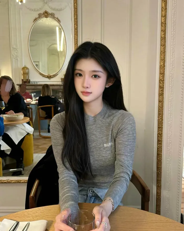 gái xinh 2k6 23