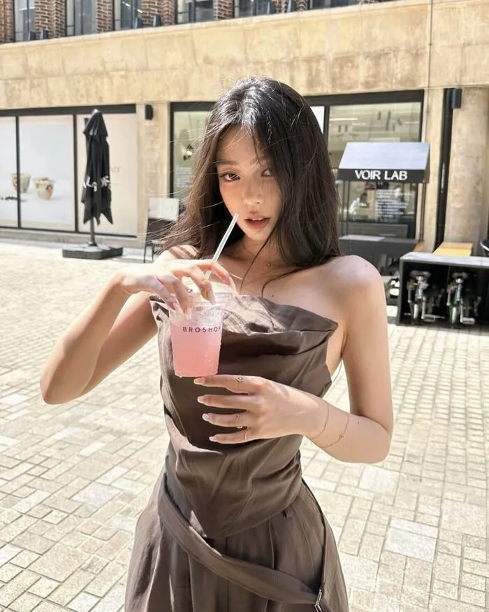 gái xinh 9x style cá tính chất