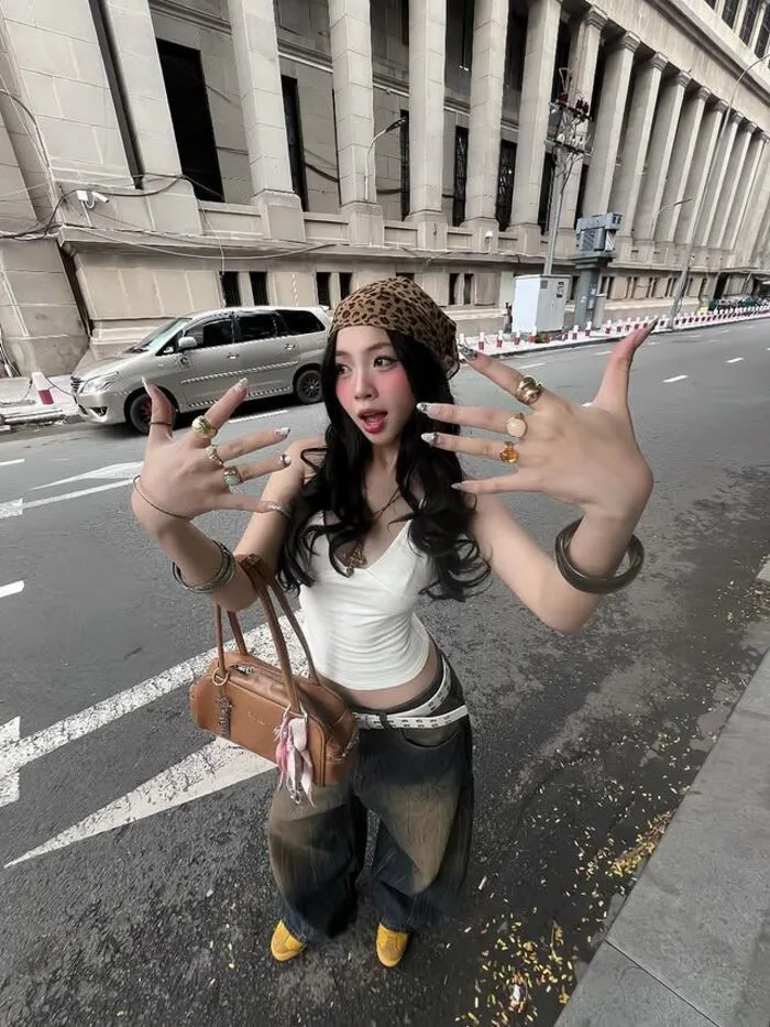 gái xinh 9x style cá tính