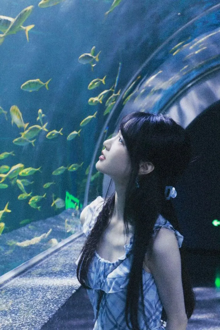 gái xinh buồn
