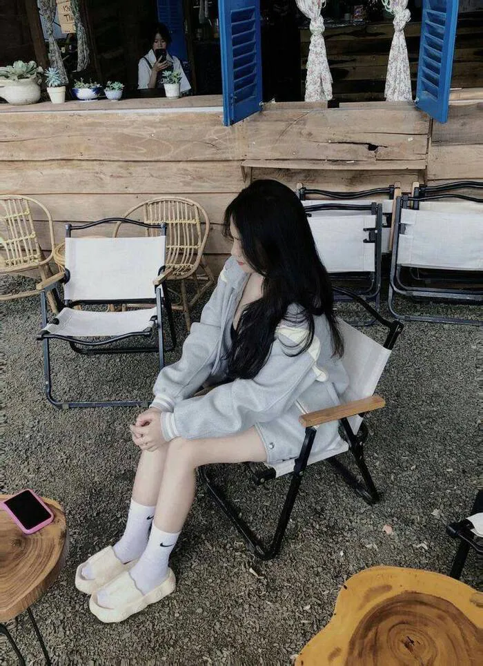 gái xinh che mặt outfit mùa đông