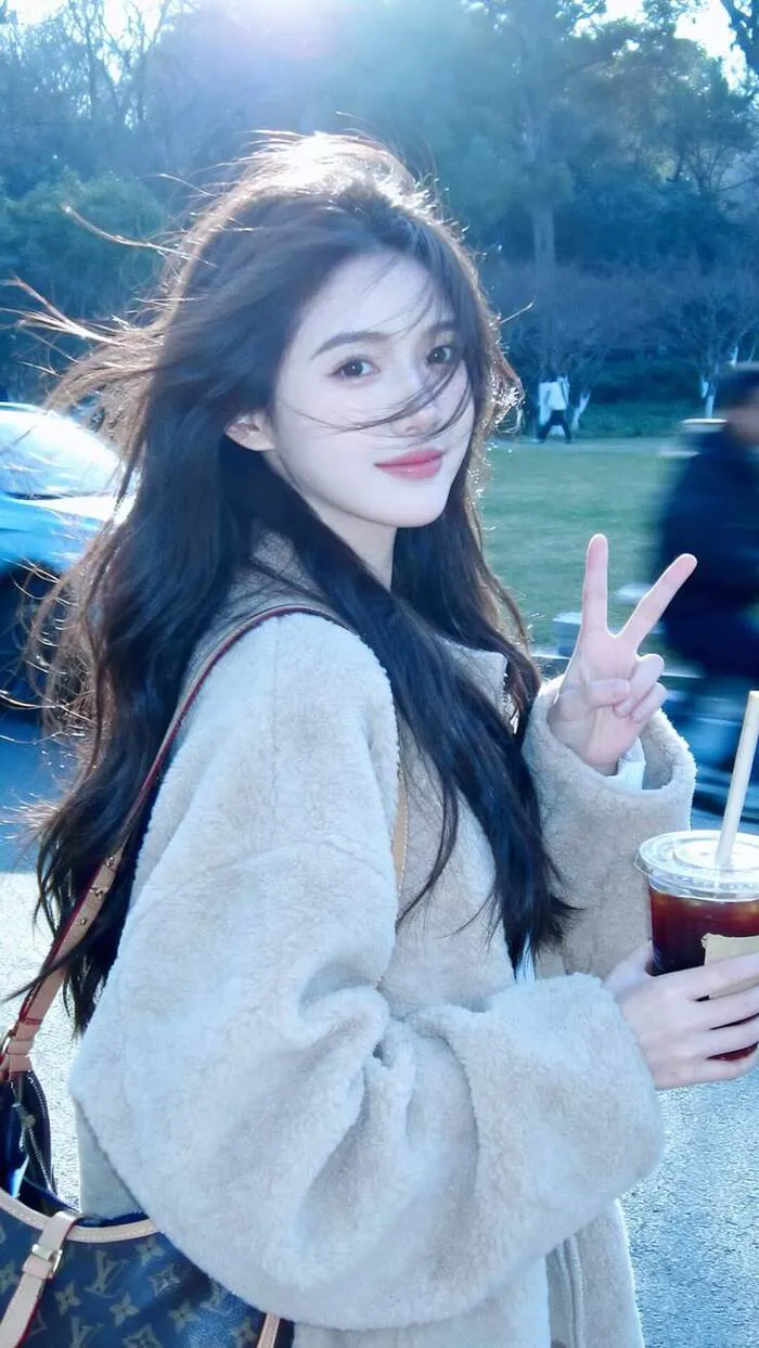 gái xinh cười như nàng thơ gái xinh cười như nàng thơ
