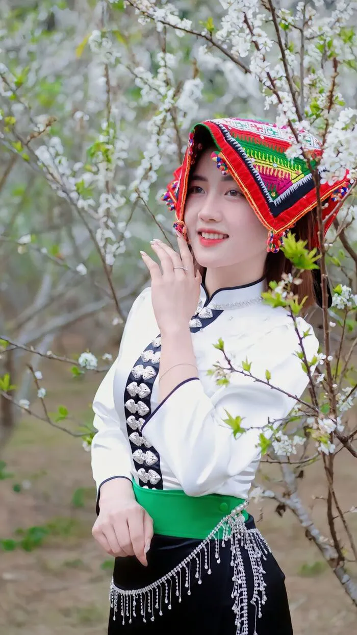 gái xinh dân tộc thái