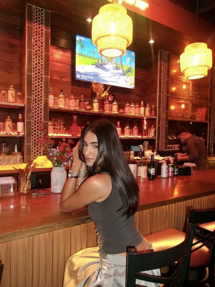 gái xinh đi bar gái xinh đi bar
