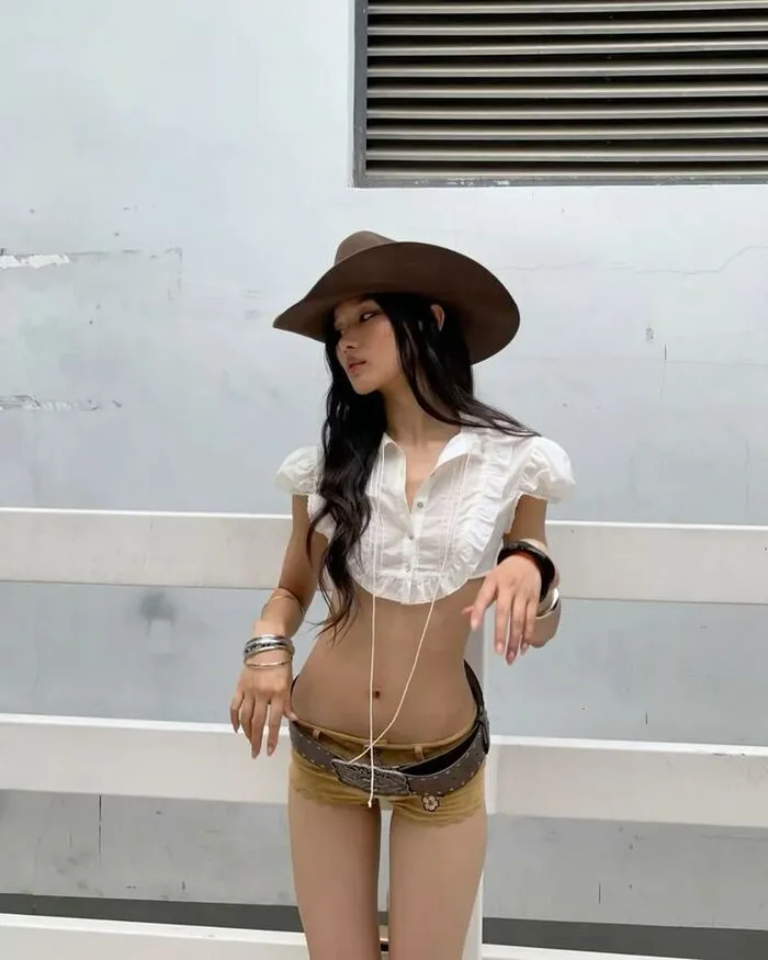 gái xinh hở hang phong cách cá tính