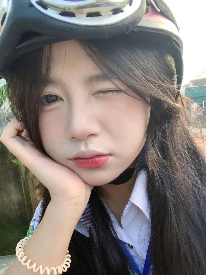 gái xinh học sinh chụp ảnh selfie gái xinh học sinh chụp ảnh selfie