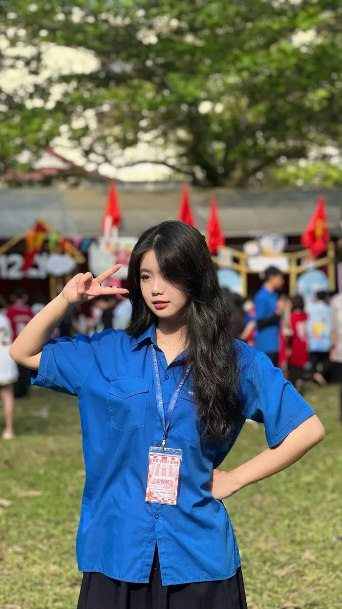 gái xinh học sinh phong cách trẻ trung áo đoàn gái xinh học sinh phong cách trẻ trung áo đoàn