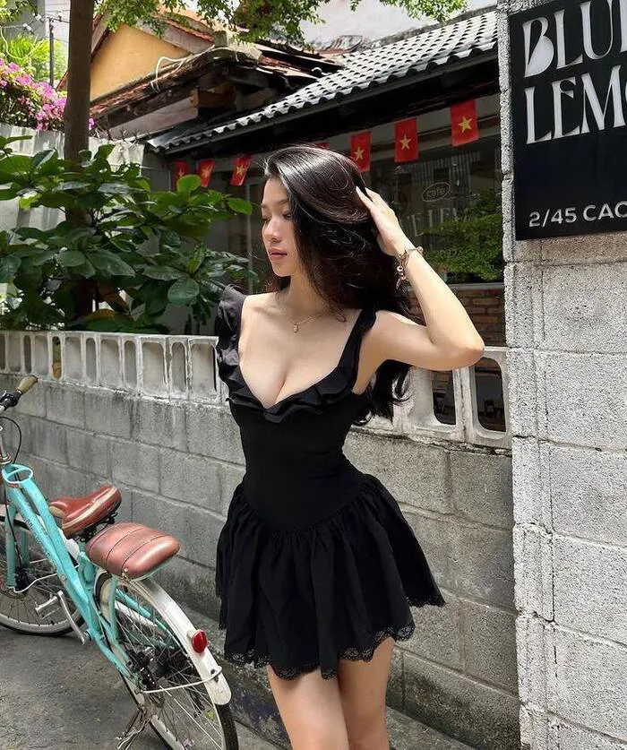 gái xinh khoe ngực tạo dáng nghệ thuật gái xinh khoe ngực tạo dáng nghệ thuật