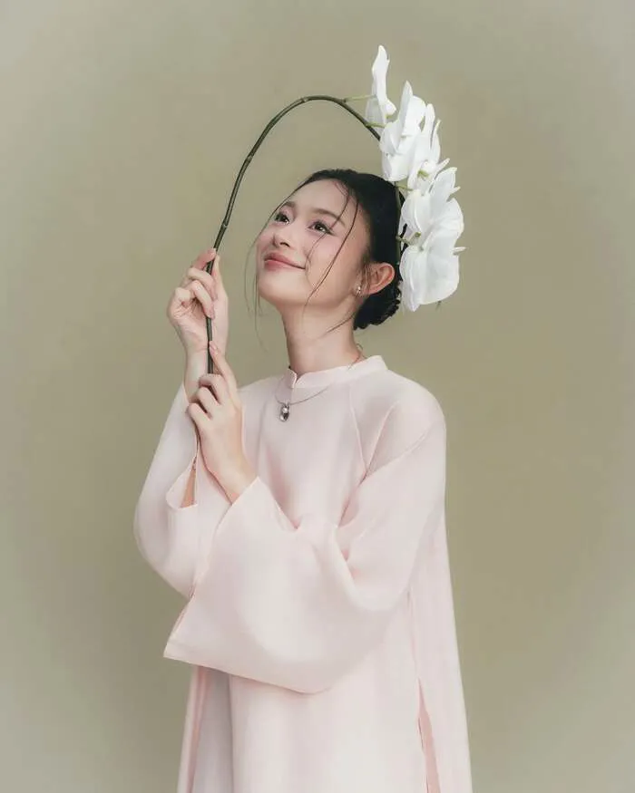 gái xinh mặc áo dài nụ cười xinh
