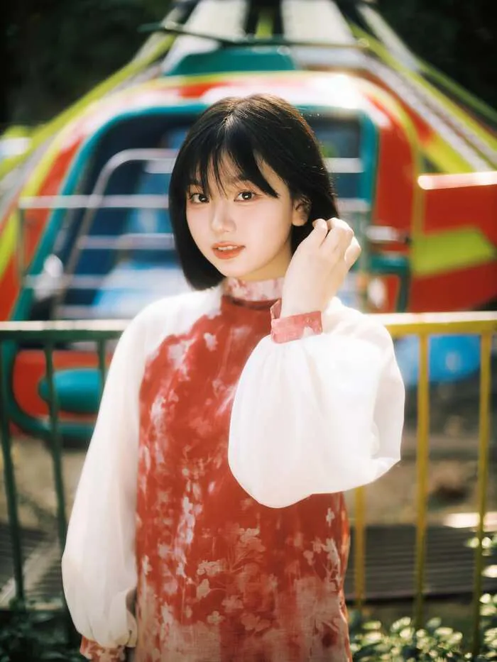 gái xinh mặc áo dài phong cách cute