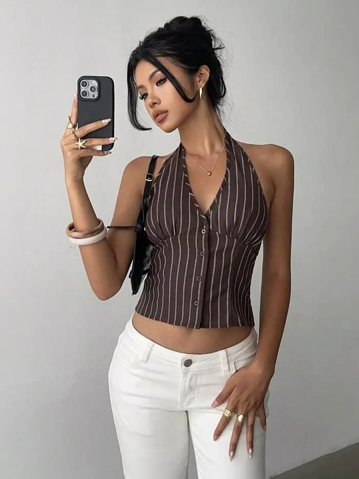 gái xinh mặc áo yếm slay cực hot