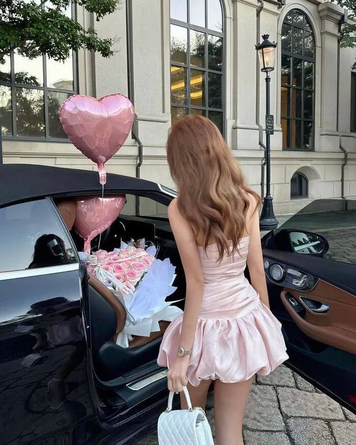gái xinh mặc pinky vibe công chúa