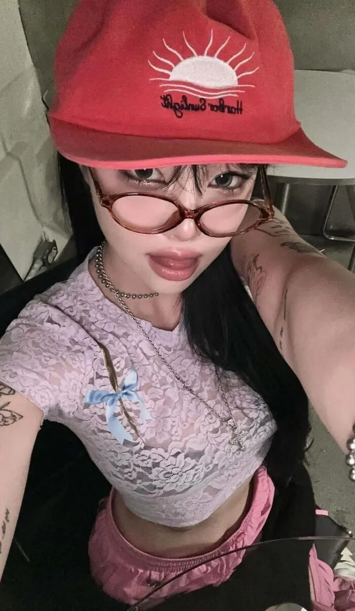 gái xinh ngầu outfit màu đen