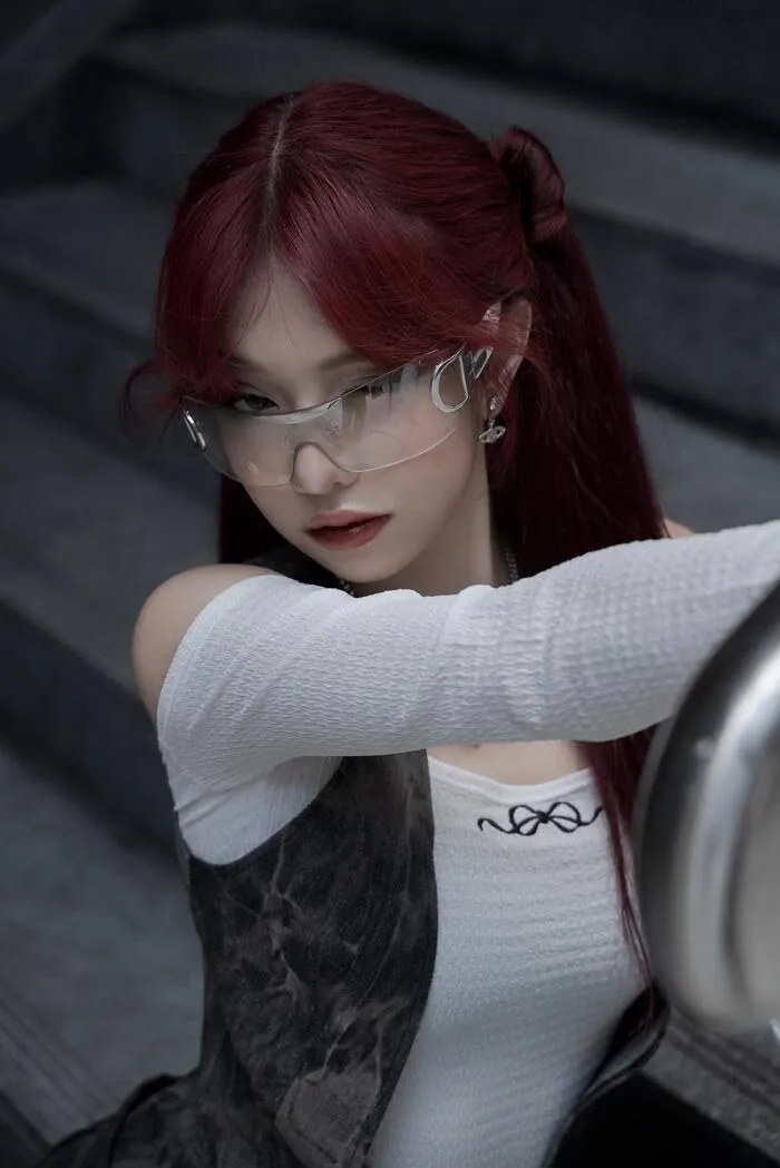 gái xinh ngầu tạo dáng cool ngầu ciin