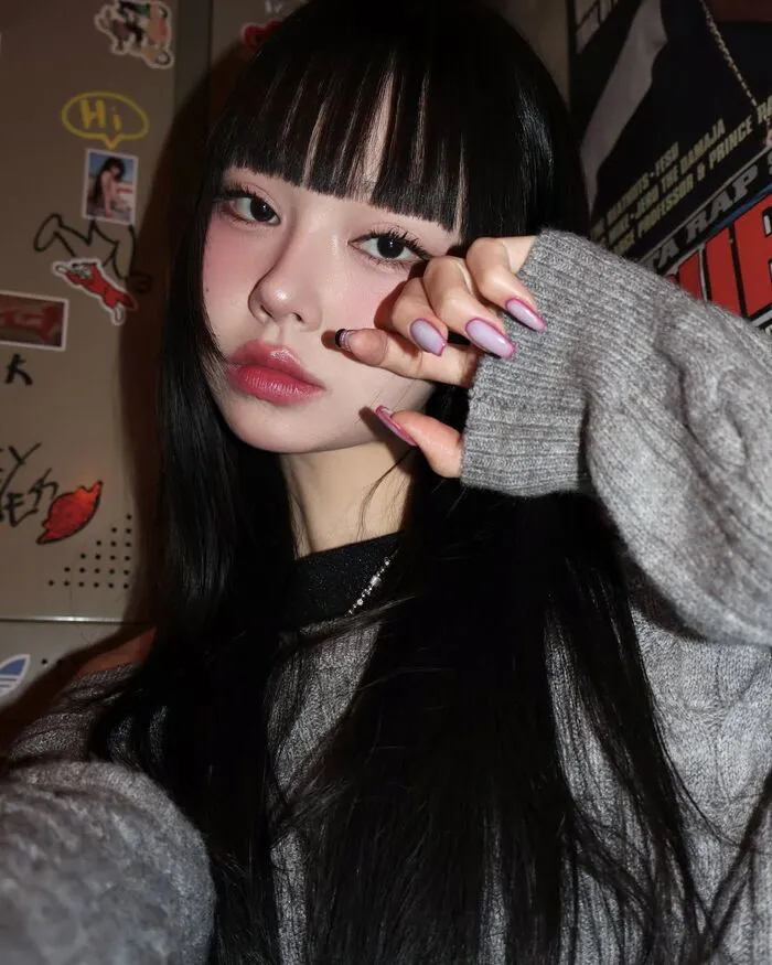 gái xinh ngầu tạo dáng cool ngầu