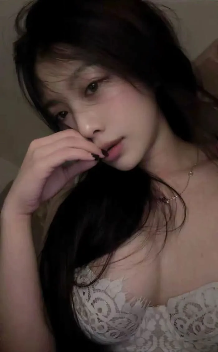 Gái xinh ngực khủng vibe summer nóng bỏng