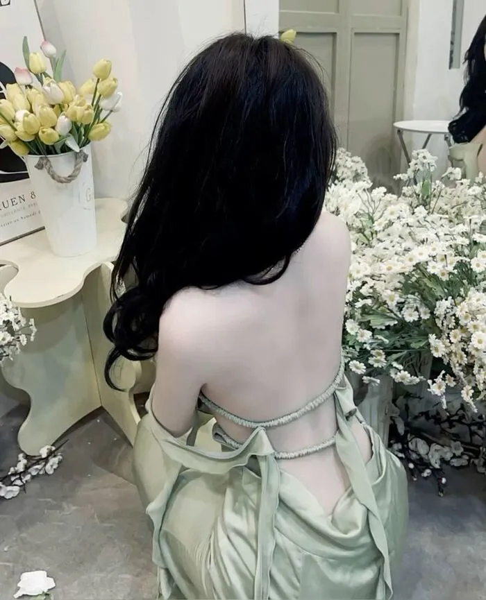 Gái xinh quay lưng góc chụp triệu like Gái xinh quay lưng góc chụp triệu like