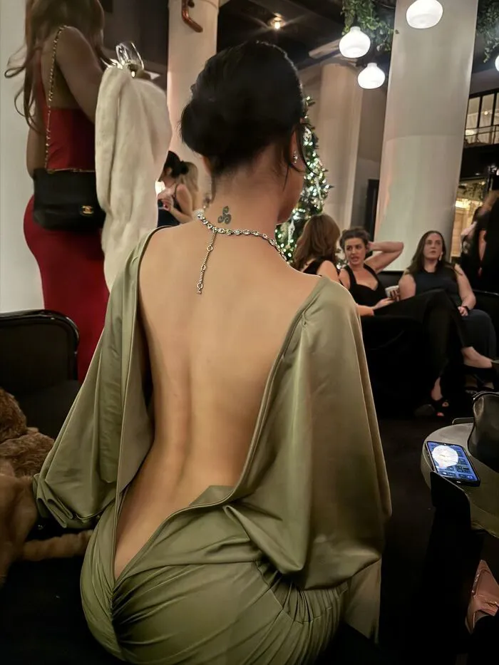 Gái xinh quay lưng nhìn là mê Gái xinh quay lưng nhìn là mê