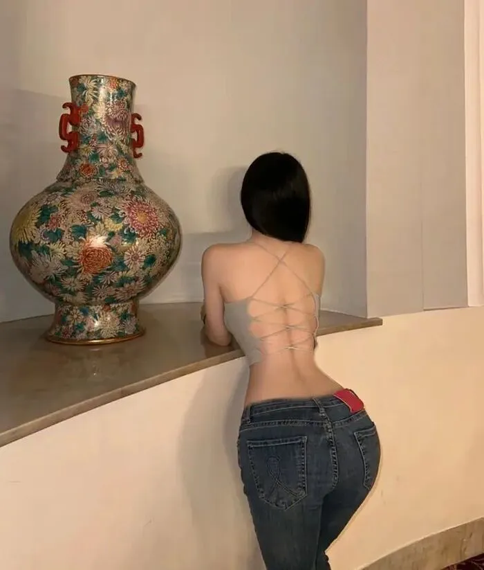 Gái xinh quay lưng nhìn là muốn lưu ngay tức Gái xinh quay lưng nhìn là muốn lưu ngay tức