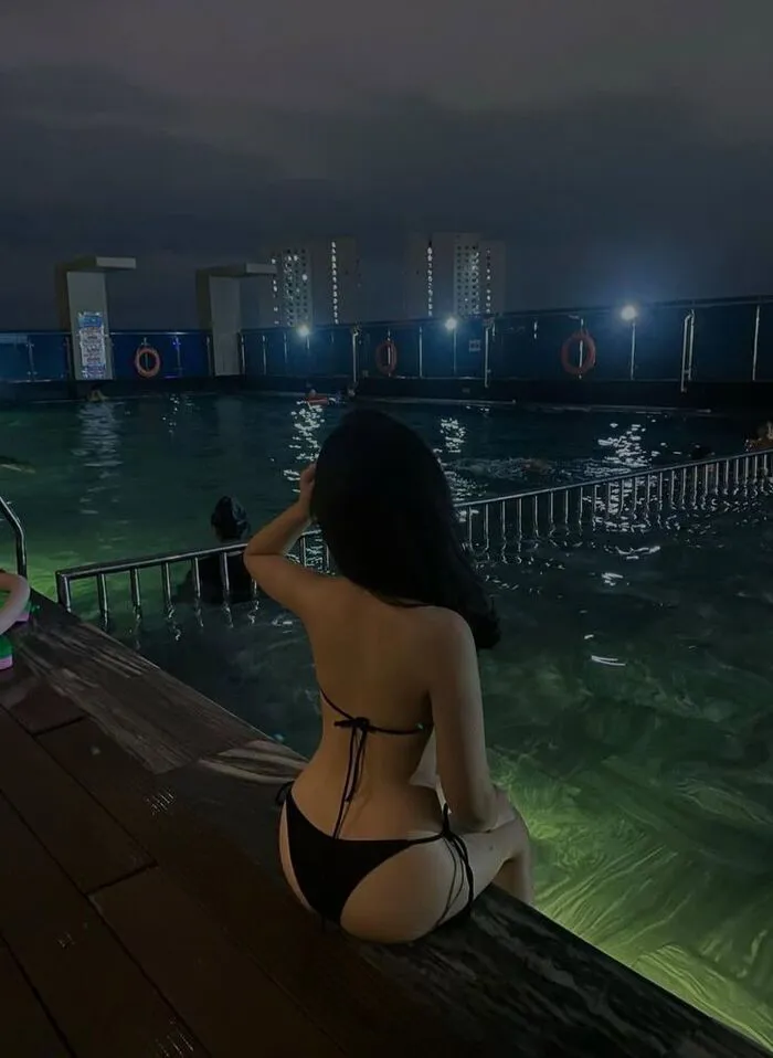 Gái xinh quay lưng visual gây thương nhớ Gái xinh quay lưng visual gây thương nhớ