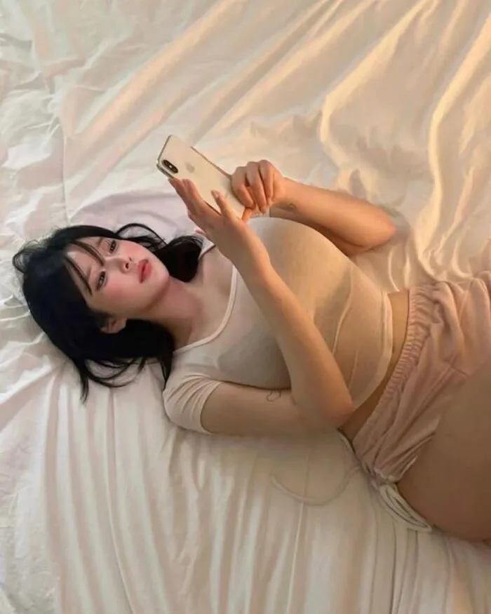 Gái xinh siêu V1 outfit ôm dáng cực cháy Gái xinh siêu V1 outfit ôm dáng cực cháy