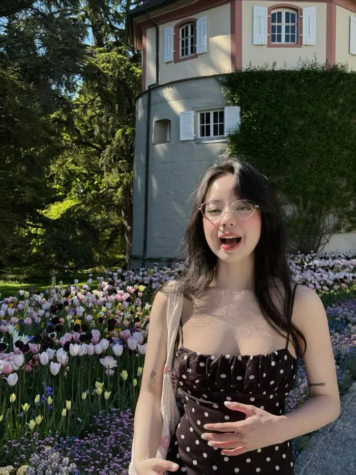 Gái xinh vú bự cực hot Gái xinh vú bự cực hot
