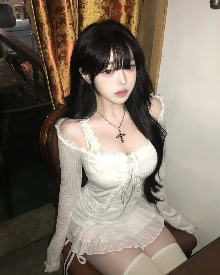 Gái xinh vú to quyến rũ mọi ánh nhìn