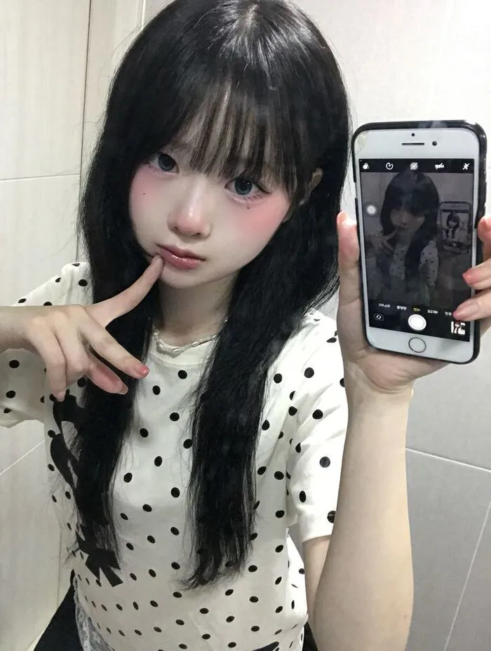 hình gái xinh 2k9