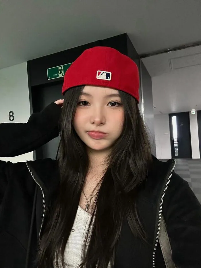 Hình gái xinh style nhẹ nhàng nữ tính