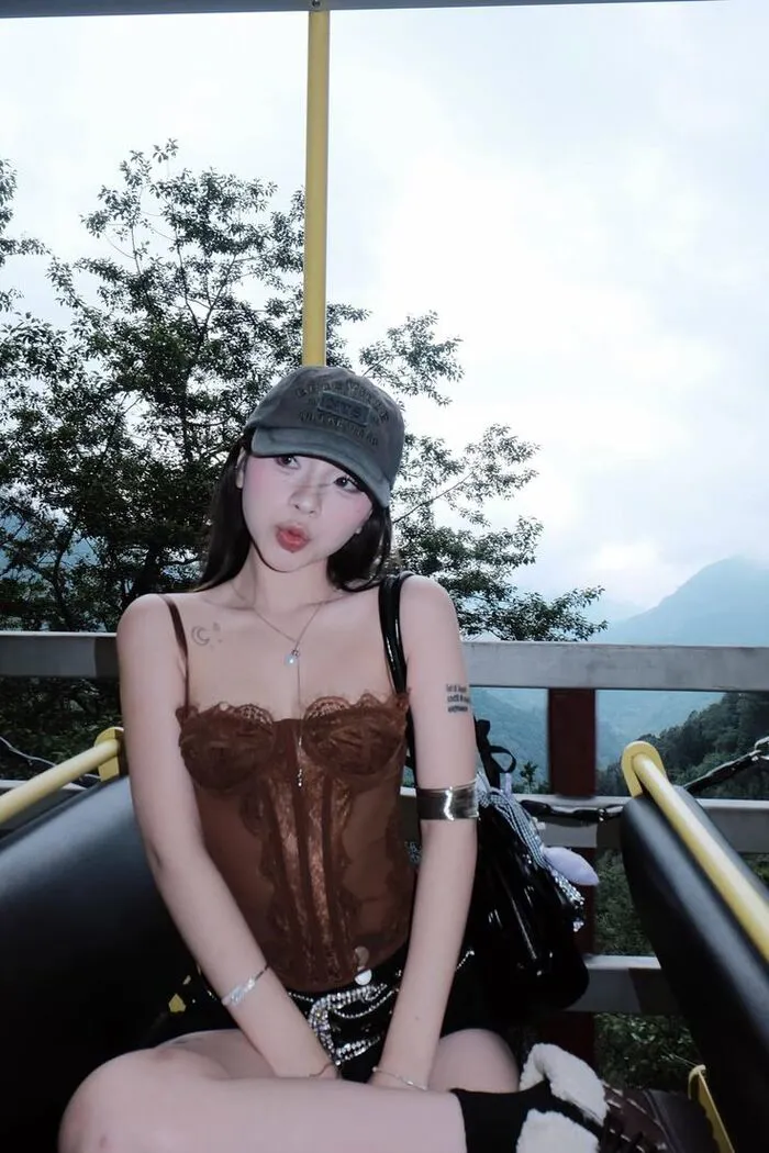 mẫu ảnh gái xinh đẹp nổi bật tự nhiên