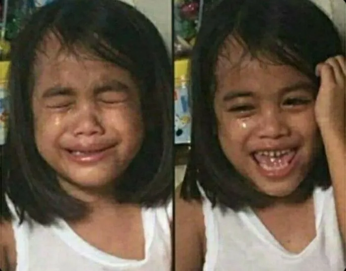 meme cười nhìn chằm chằm